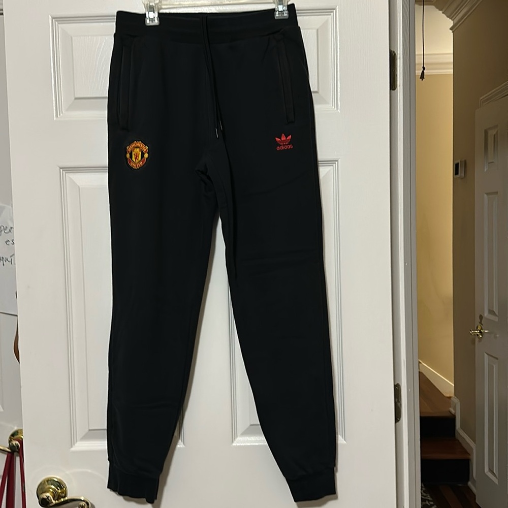 Manchester United logo adidas black sweats